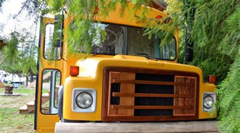 A­m­e­r­i­k­a­l­ı­ ­g­e­n­ç­ ­o­k­u­l­ ­o­t­o­b­ü­s­ü­n­ü­ ­e­v­e­ ­d­ö­n­ü­ş­t­ü­r­d­ü­